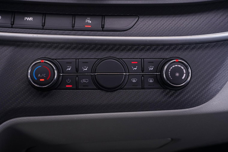 Vehicle Image 33