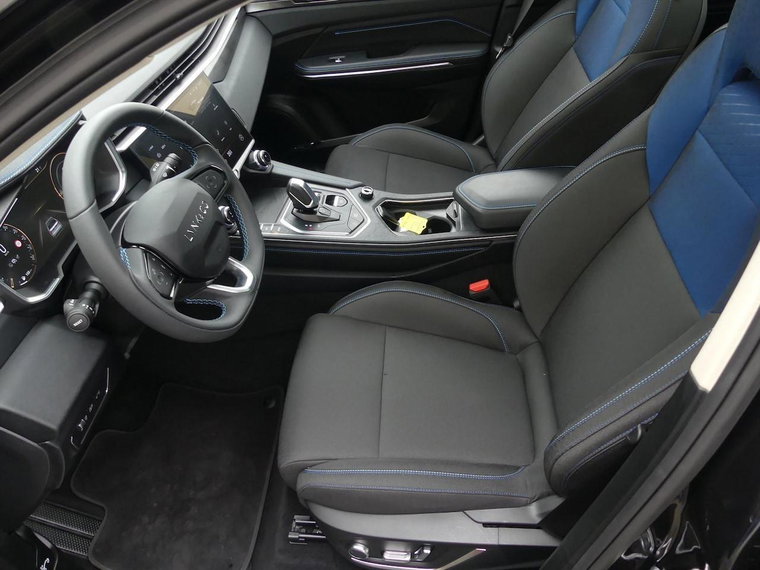 Vehicle Image 16
