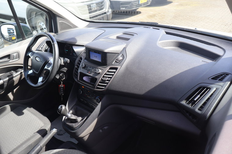 Vehicle Image 35