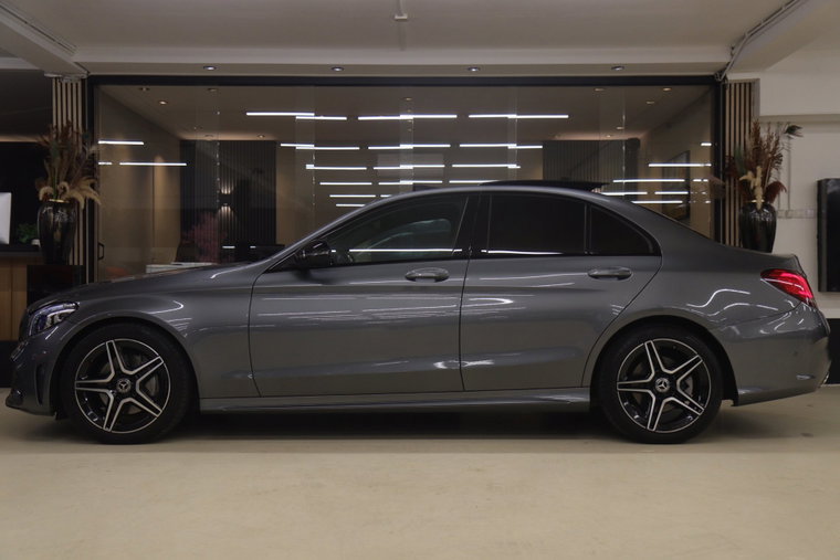 Vehicle Image 36