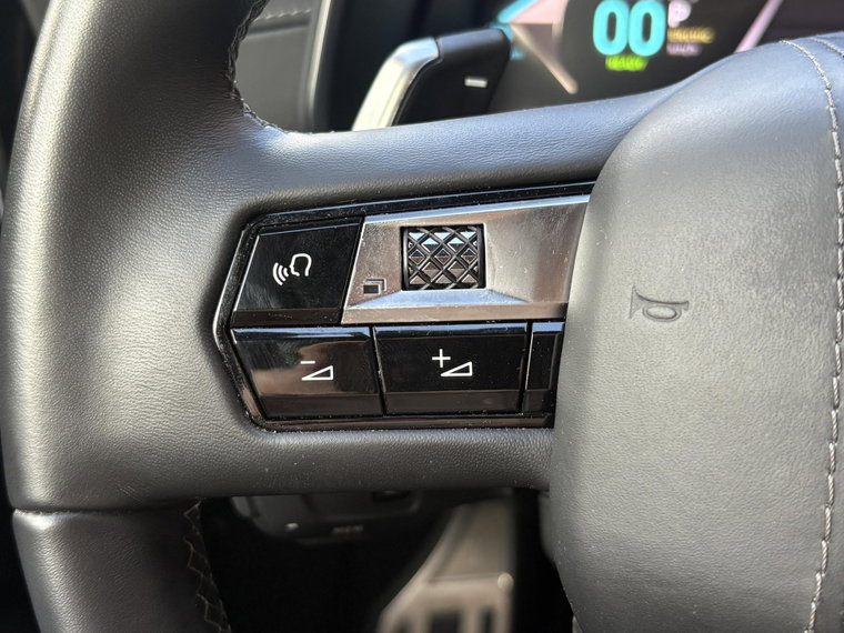 Vehicle Image 28