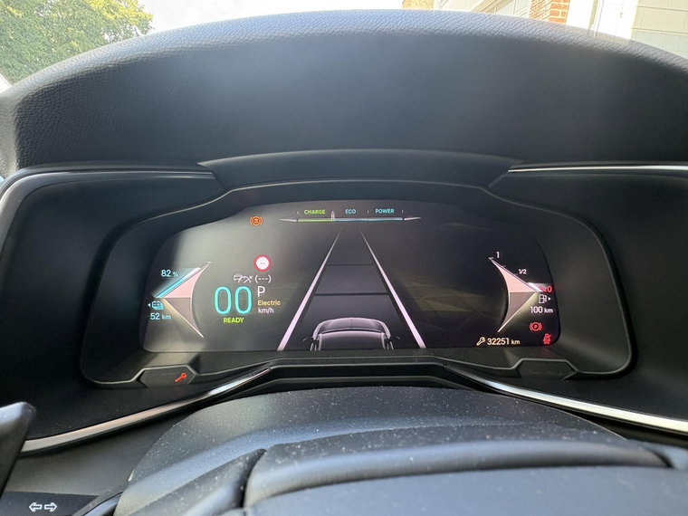 Vehicle Image 32
