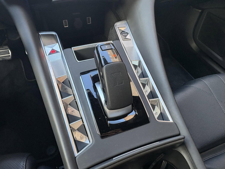 Vehicle Image 38