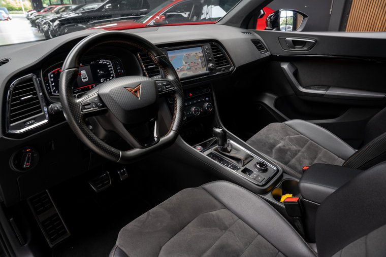 Vehicle Image 9