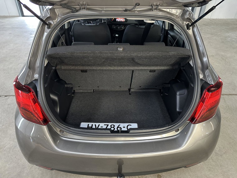 Vehicle Image 25