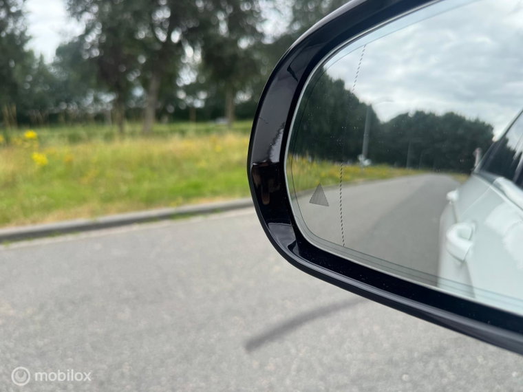 Vehicle Image 27
