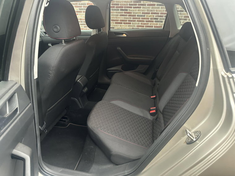 Vehicle Image 17