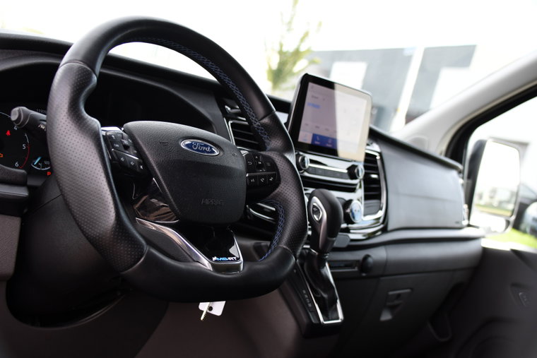 Vehicle Image 12
