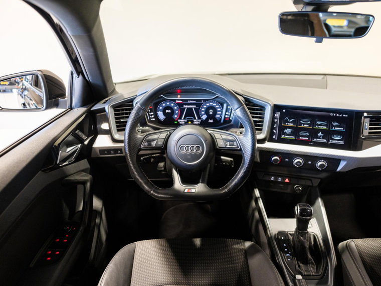 Vehicle Image 18