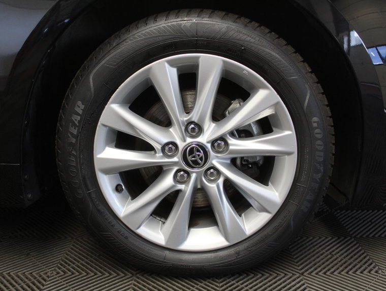 Vehicle Image 17
