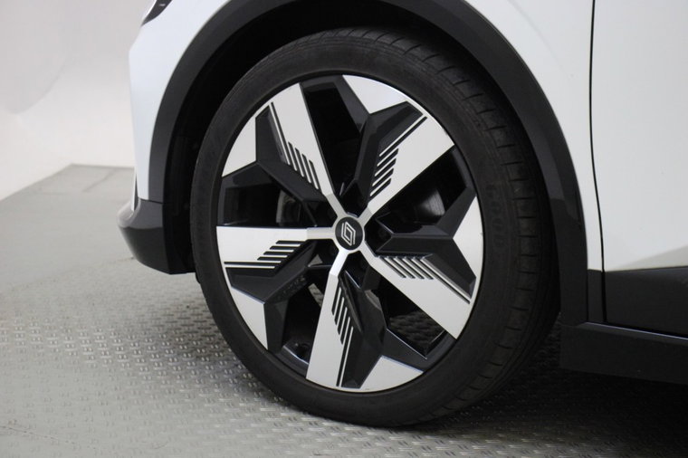 Vehicle Image 30
