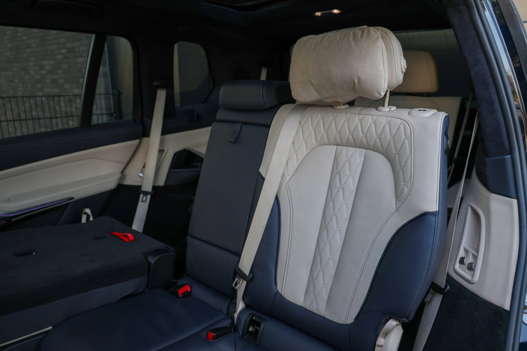 Vehicle Image 37