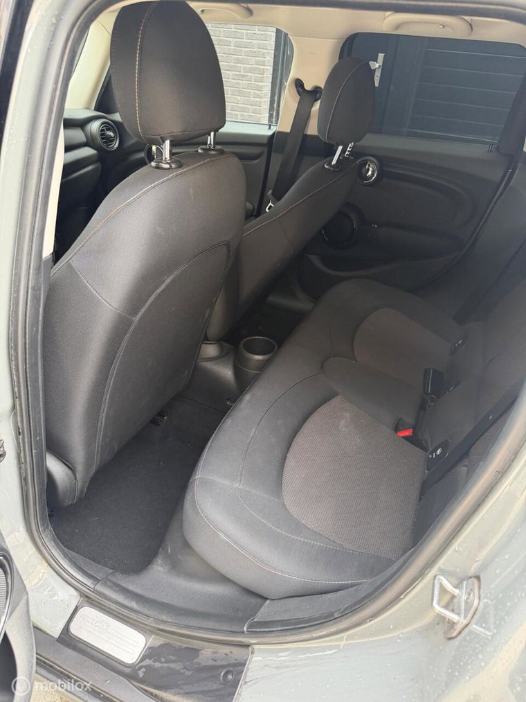 Vehicle Image 17
