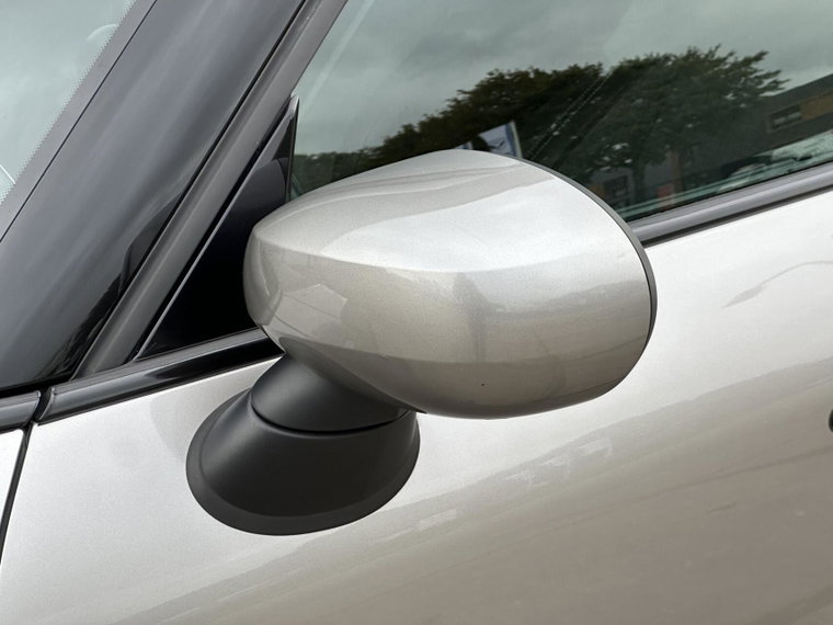Vehicle Image 39