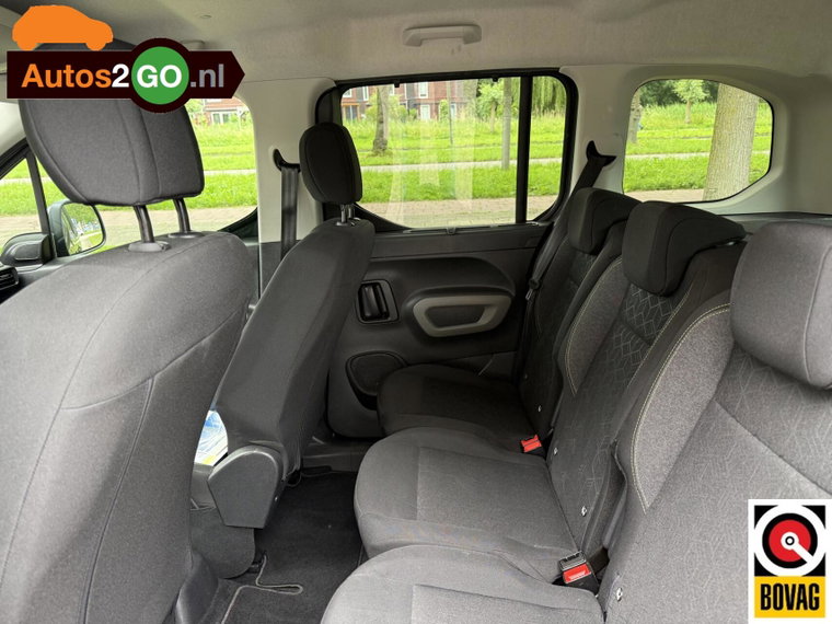 Vehicle Image 8