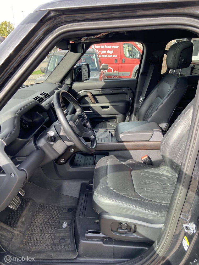 Vehicle Image 9