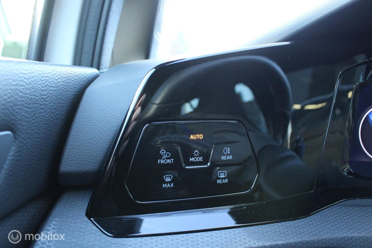 Vehicle Image 40