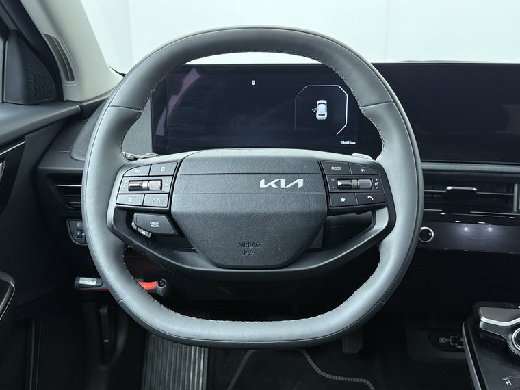 Vehicle Image 38