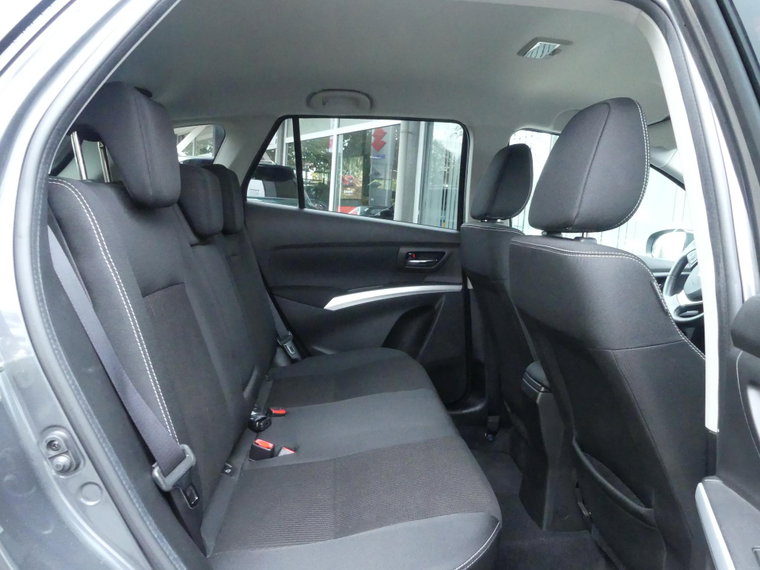 Vehicle Image 33