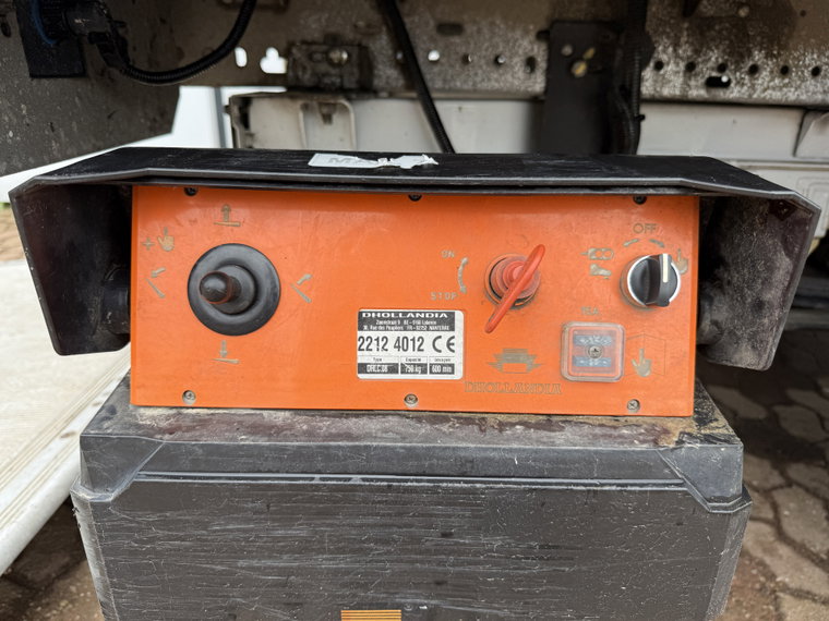 Vehicle Image 15