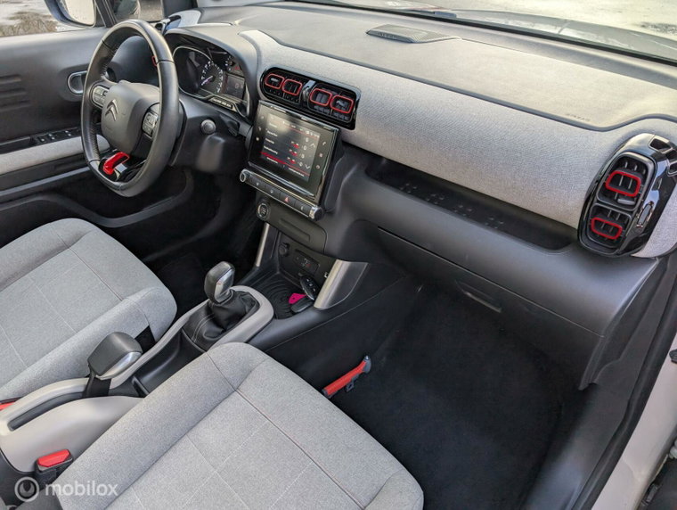 Vehicle Image 11