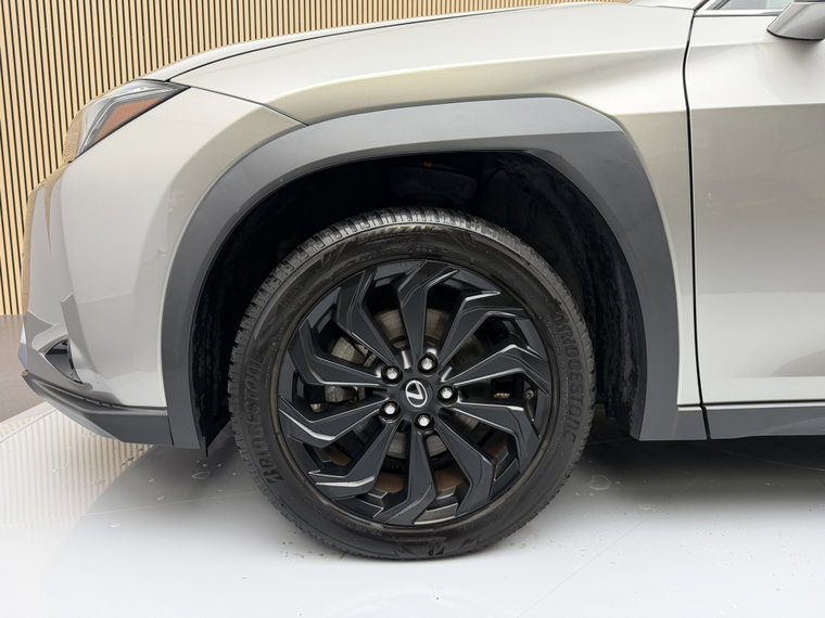 Vehicle Image 21
