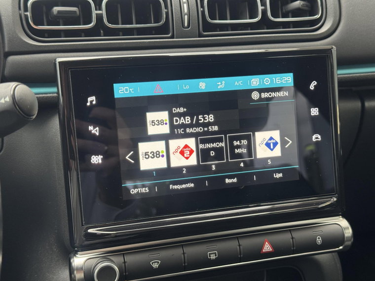 Vehicle Image 36