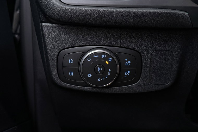 Vehicle Image 32