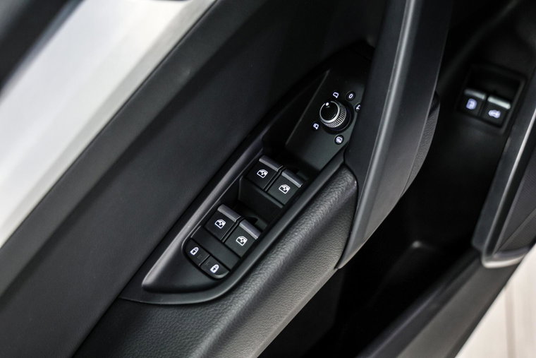 Vehicle Image 37