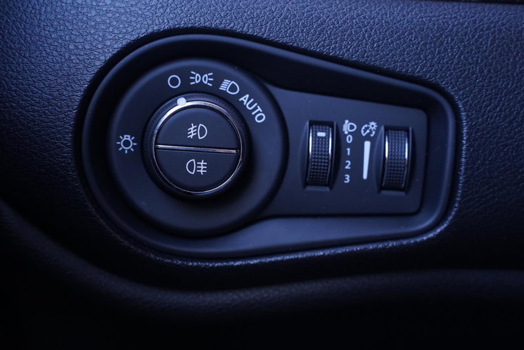 Vehicle Image 24