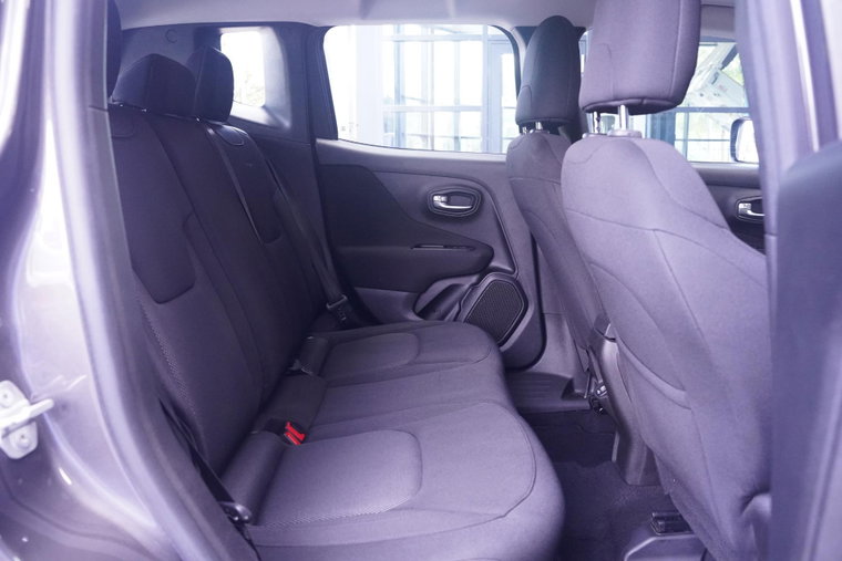 Vehicle Image 36