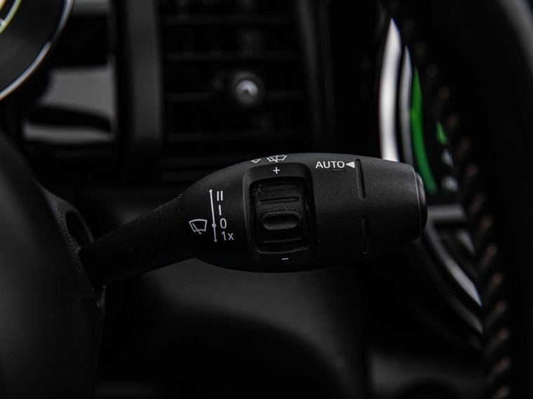 Vehicle Image 26