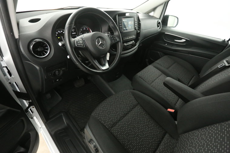 Vehicle Image 21