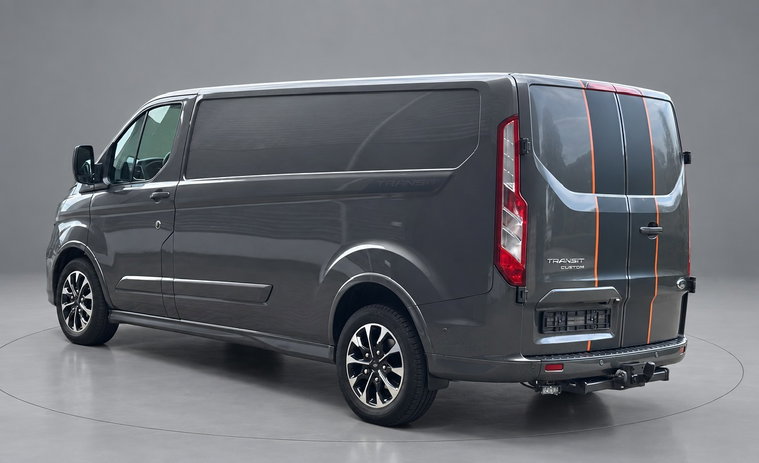 Vehicle Image 8