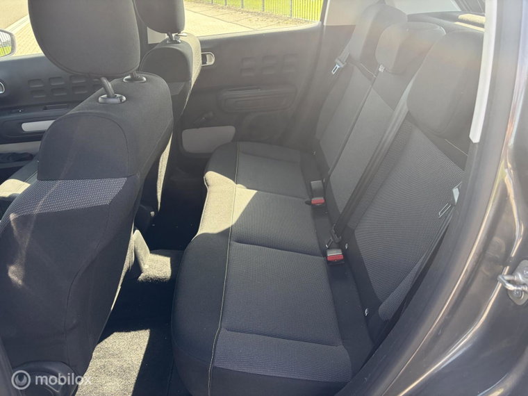 Vehicle Image 17