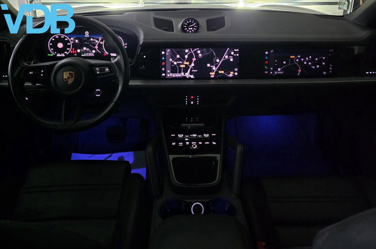 Vehicle Image 25