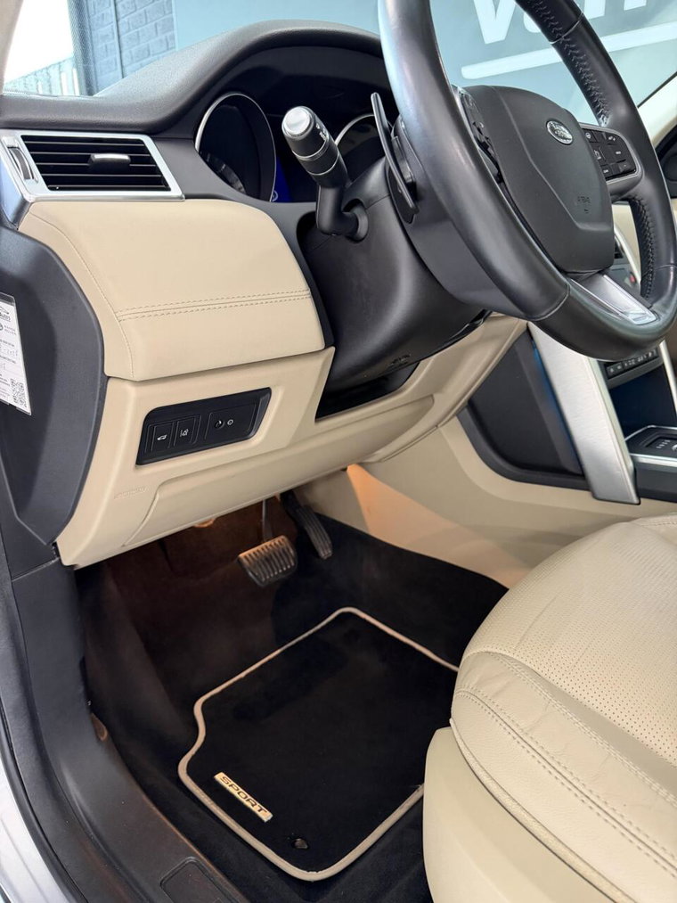 Vehicle Image 14