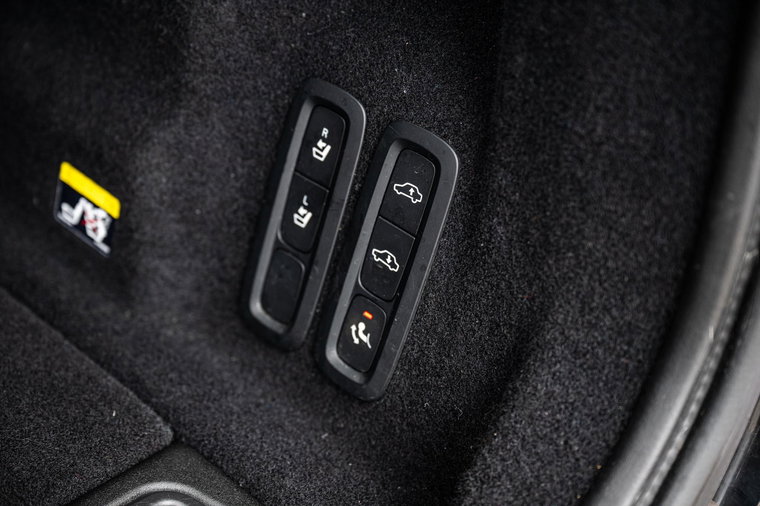 Vehicle Image 32