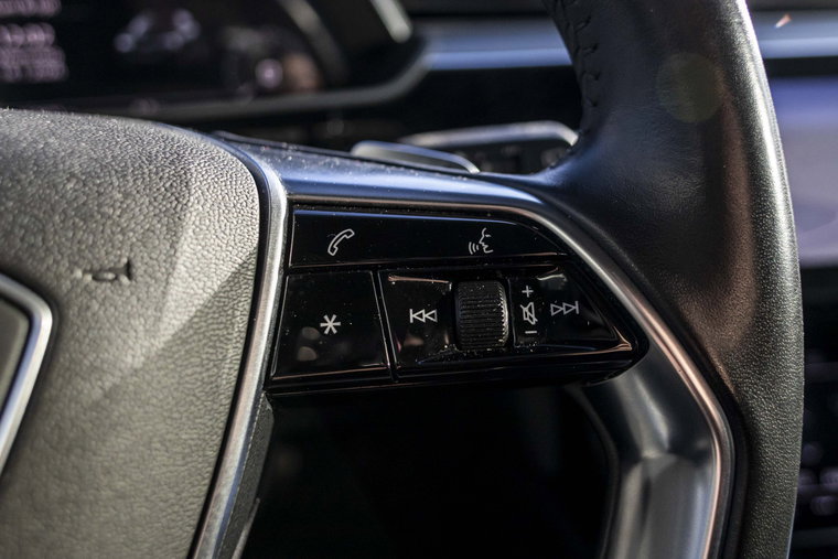 Vehicle Image 30