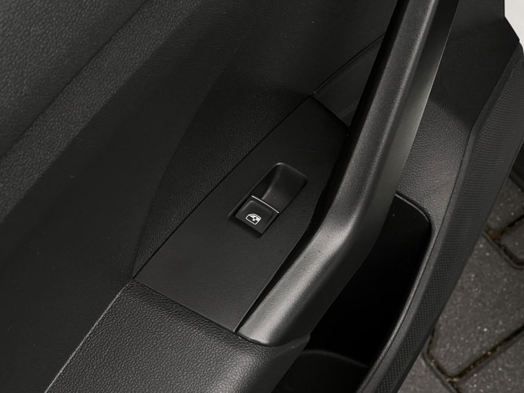 Vehicle Image 42