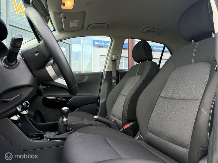 Vehicle Image 16