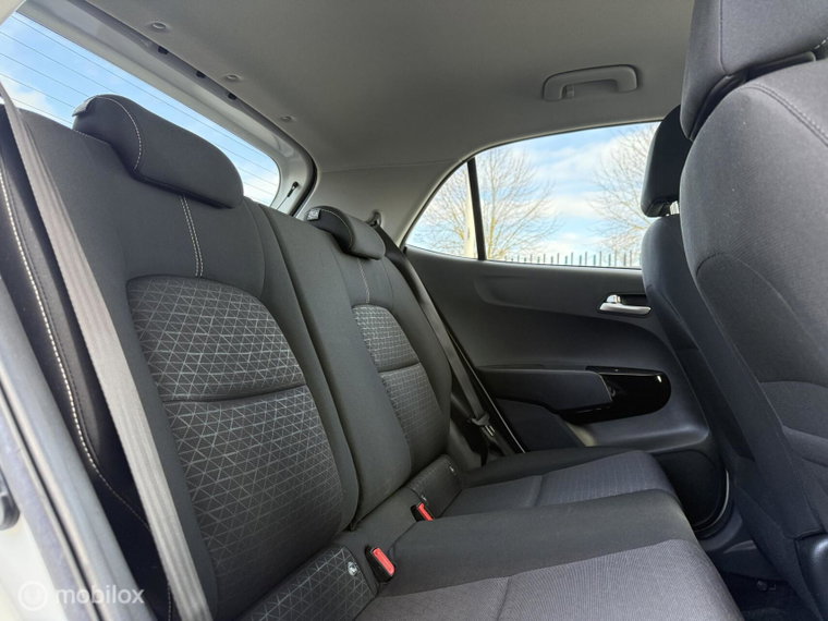 Vehicle Image 11