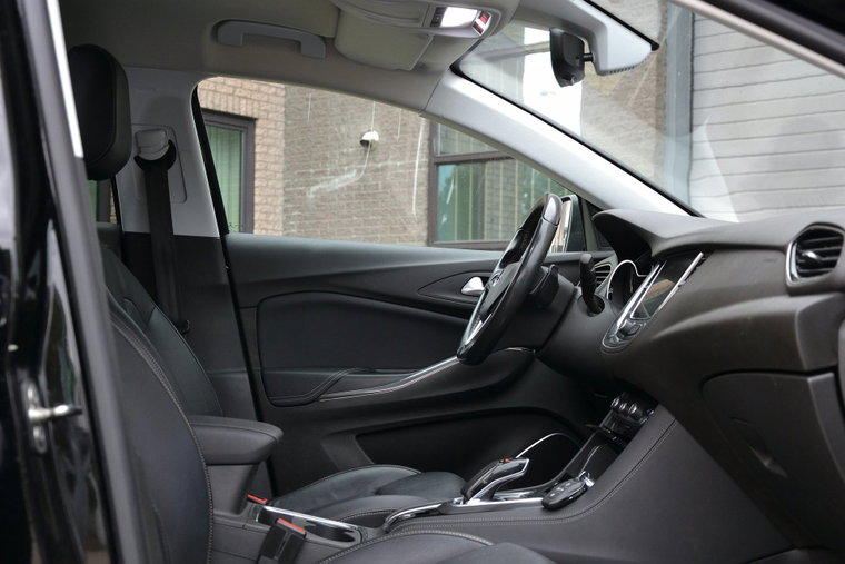 Vehicle Image 8