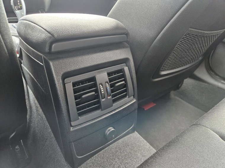 Vehicle Image 46
