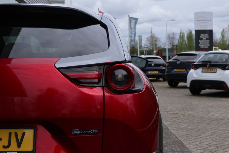 Vehicle Image 32