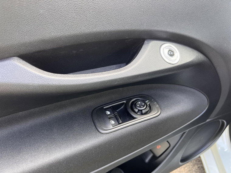 Vehicle Image 37