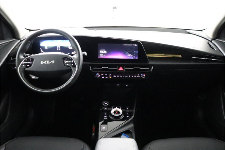Vehicle Image 32