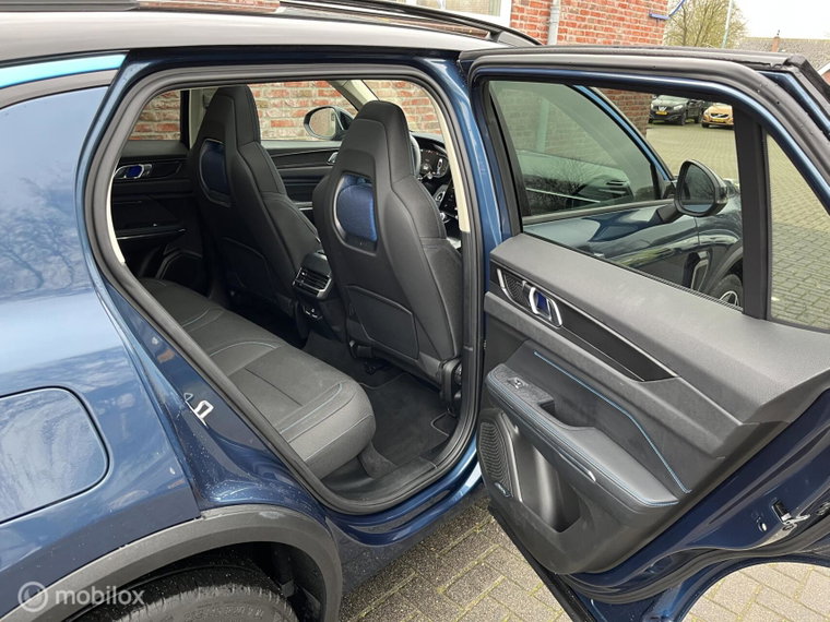Vehicle Image 22