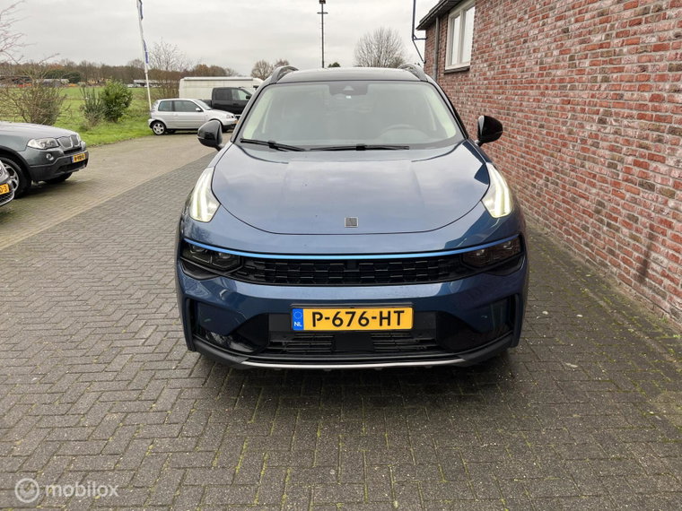 Vehicle Image 9