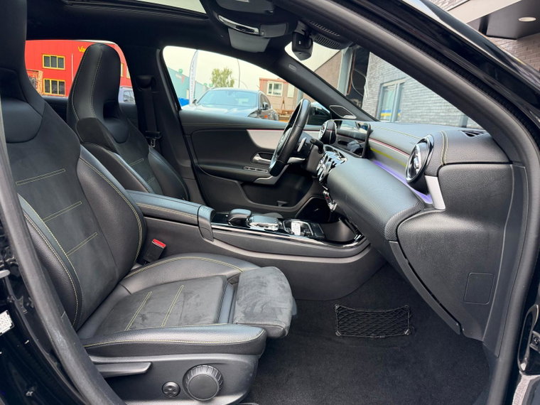 Vehicle Image 33